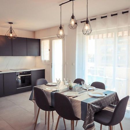 Chic Appart Du Port Fréjus 外观 照片