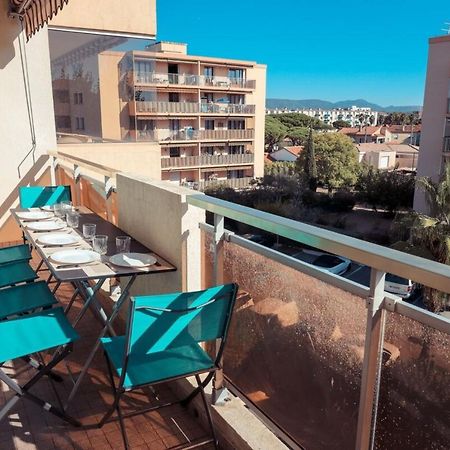 Chic Appart Du Port Fréjus 外观 照片