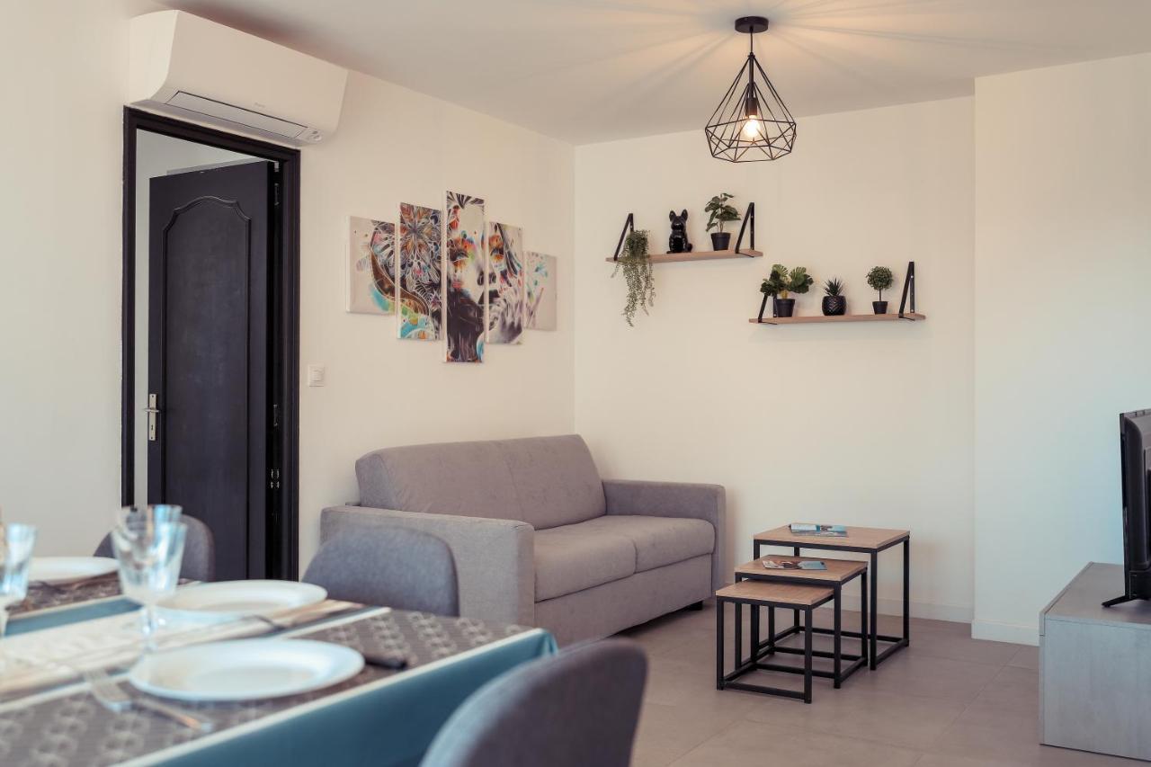 Chic Appart Du Port Fréjus 外观 照片