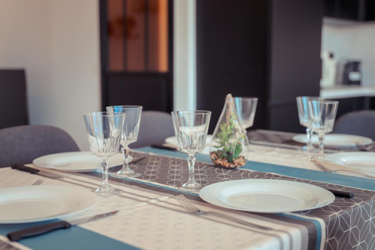 Chic Appart Du Port Fréjus 外观 照片