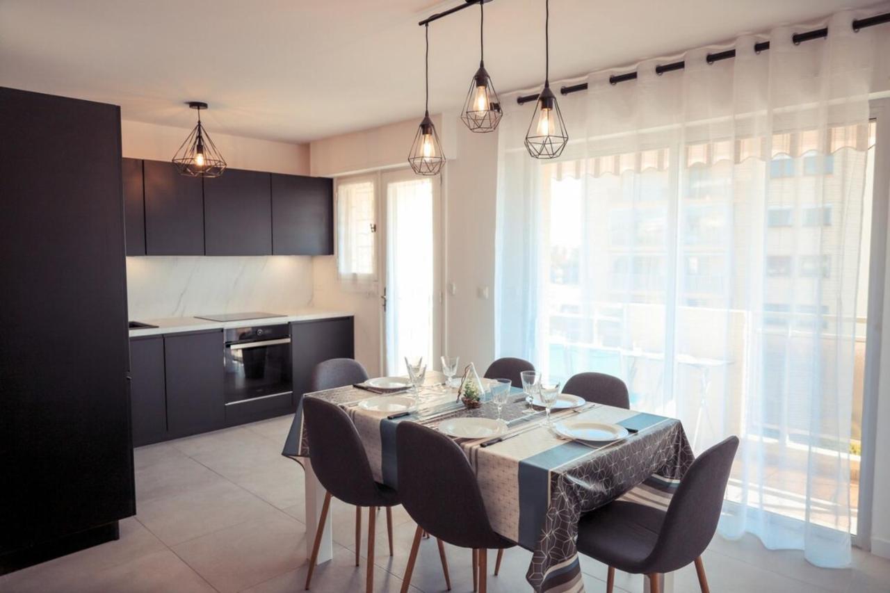 Chic Appart Du Port Fréjus 外观 照片