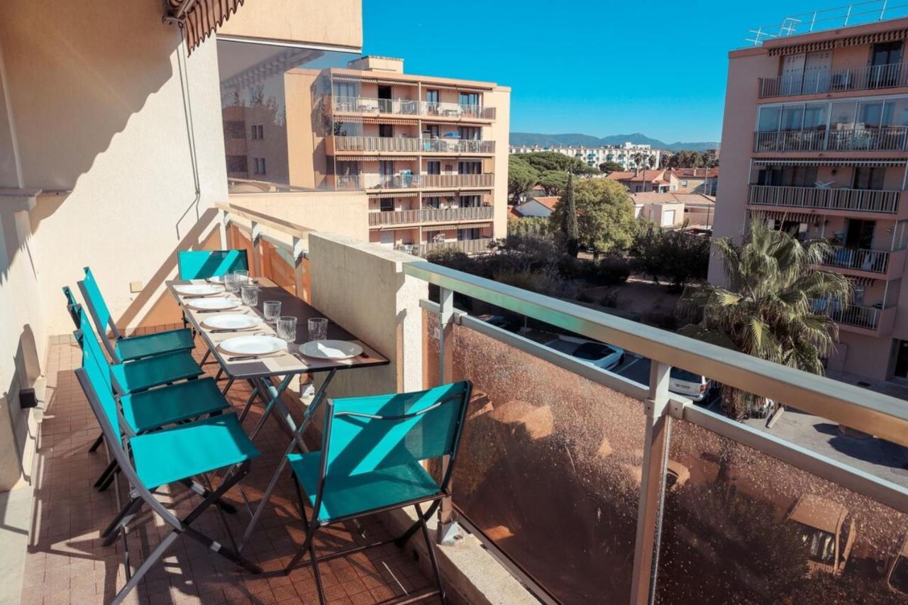 Chic Appart Du Port Fréjus 外观 照片