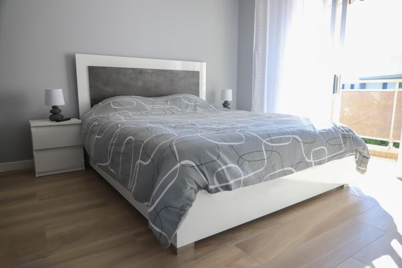 Chic Appart Du Port Fréjus 外观 照片