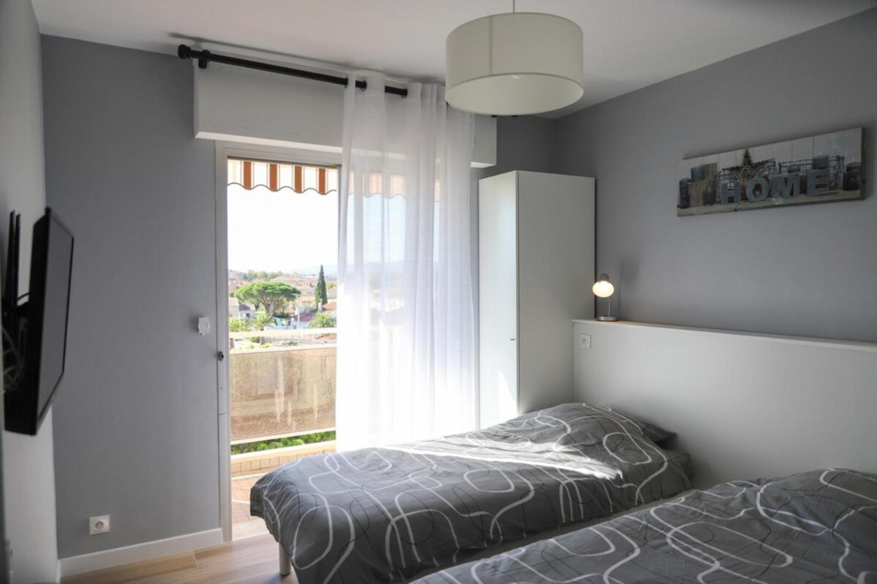 Chic Appart Du Port Fréjus 外观 照片